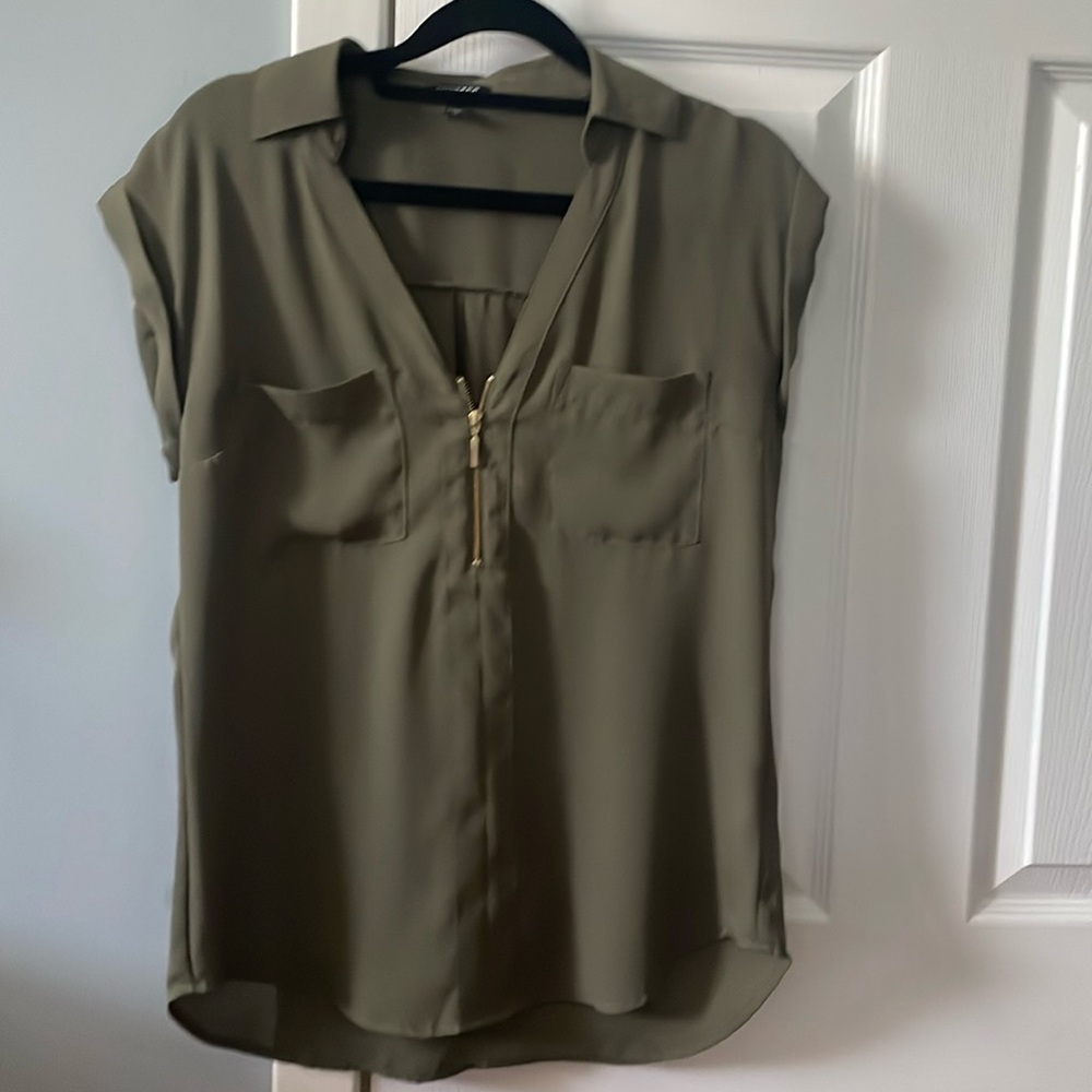 Express sleeveless dress shirt